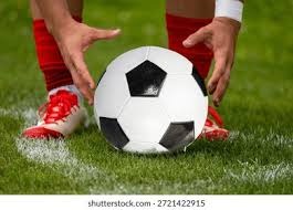 2021 赛季：大谷翔平在全明星赛前已击出 33 支本垒打，位居大联盟第一