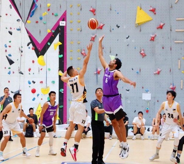 NCAA实力强校亚利桑那大学的Koa Peat前半赛季集锦！大一的Koa Peat是球队得分王，赛季场均14.4分5.4篮板2.9助攻，球队更是开季取得14连胜，还没输过球！ ​